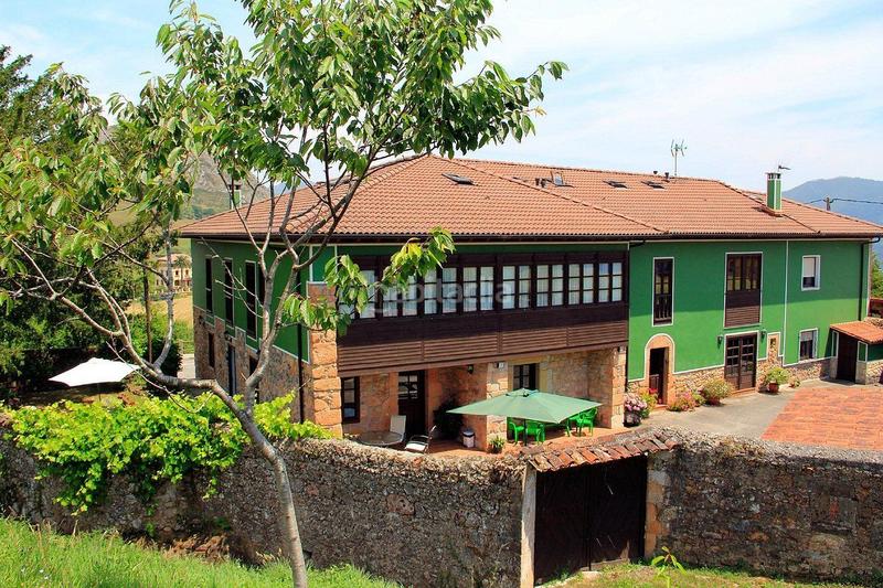 Foto bd7fd0b1-c879-4488-83fa-d152660e8566. Édifice dans Parres