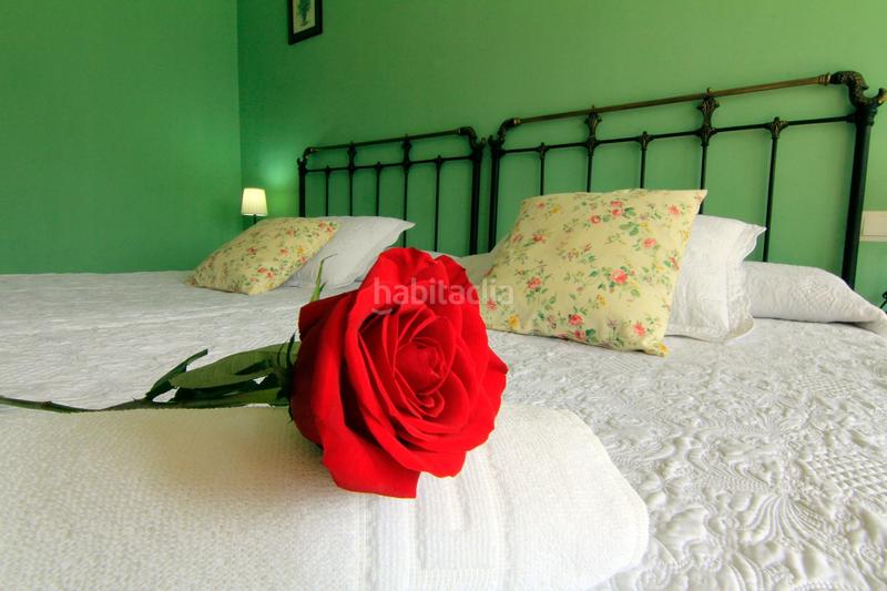 Foto c5470a4e-61a0-4fee-a4d4-c51e48a20fdc. Édifice dans Parres