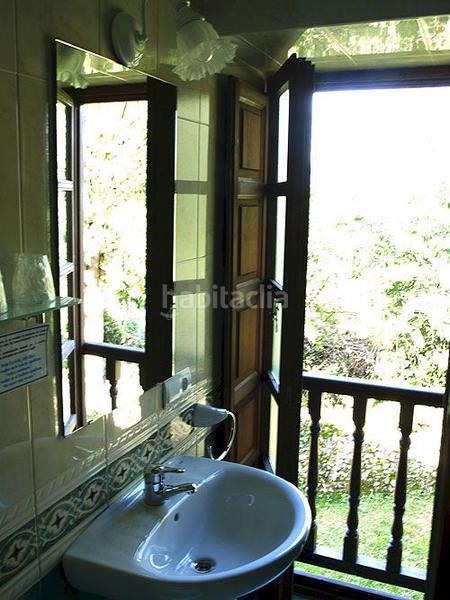 Foto c5ada797-2194-4229-ad59-93f0d2739726. Édifice dans Parres