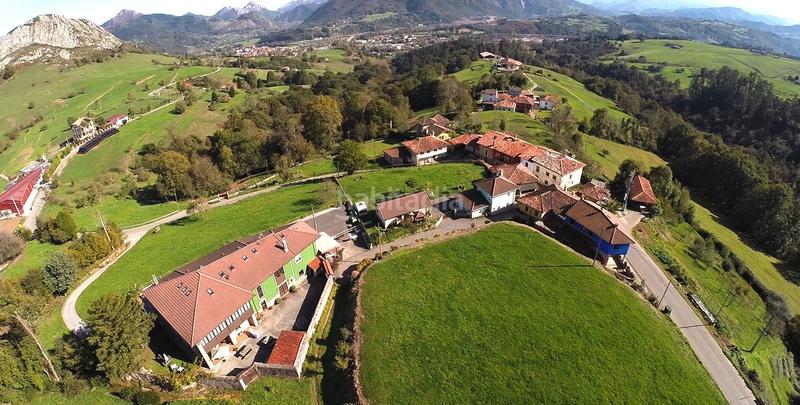 Foto d2cbbf0e-c59a-4b83-acf2-e509a0980dd8. Édifice dans Parres