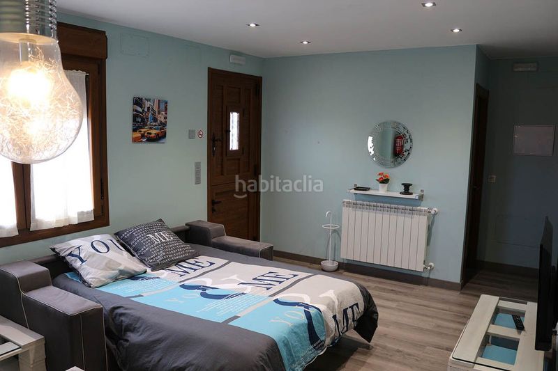 Foto c2c4972f-b9af-419e-8271-c6693b509615. Casa amb piscina a Parres