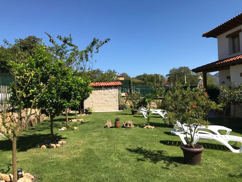 Foto c9a64c34-5d6e-45c5-a7e7-91164498bb76. Casa amb piscina a Parres