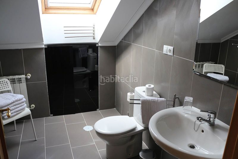 Foto e62c4bdc-c307-4f6b-9072-47c8cab884c4. Casa amb piscina a Parres