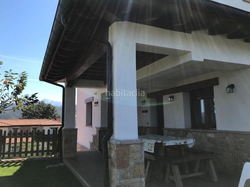 Foto 1964b2c8-fa9a-4ab2-ba4e-7924ceded53e. Casa conjunto de 4 viviendas con jardines y piscina en Parres