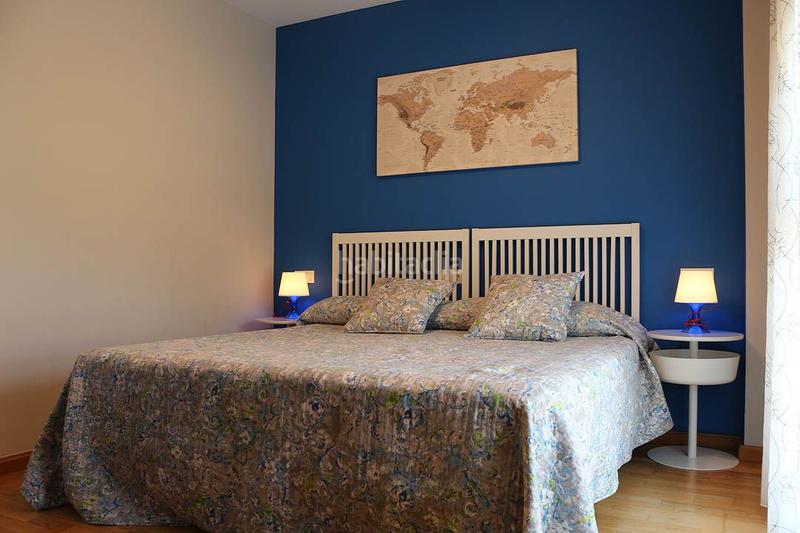 Foto 2080cecf-7f47-4148-bdb7-f7e4846639d3. Casa conjunto de 4 viviendas con jardines y piscina en Parres