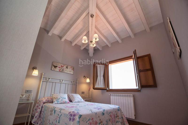 Foto 53307de4-ffbf-425e-89c7-ec00634706c8. Casa conjunto de 4 viviendas con jardines y piscina en Parres