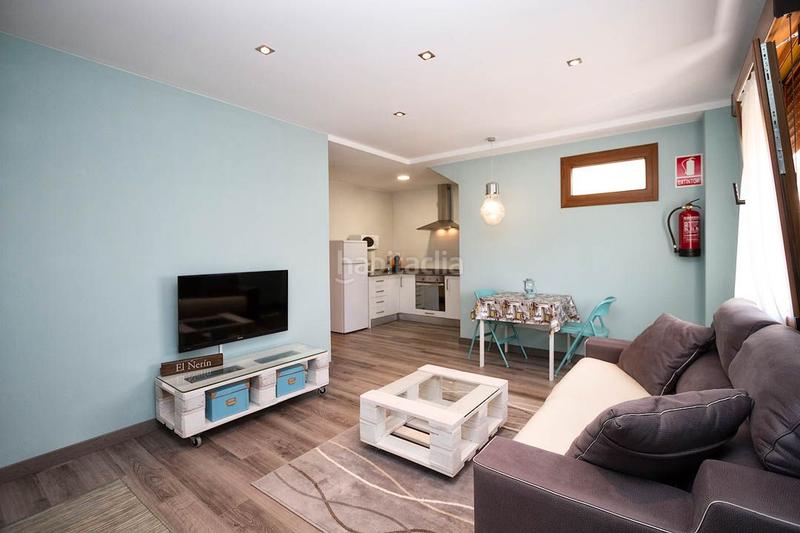 Foto 6b52da9a-6b68-4ead-b545-73b2d51853e8. Casa conjunto de 4 viviendas con jardines y piscina en Parres