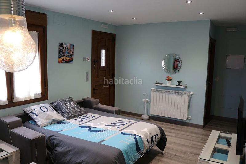 Foto 54276faf-57e2-46d0-8ee5-5eba24e4c018. Édifice dans Parres