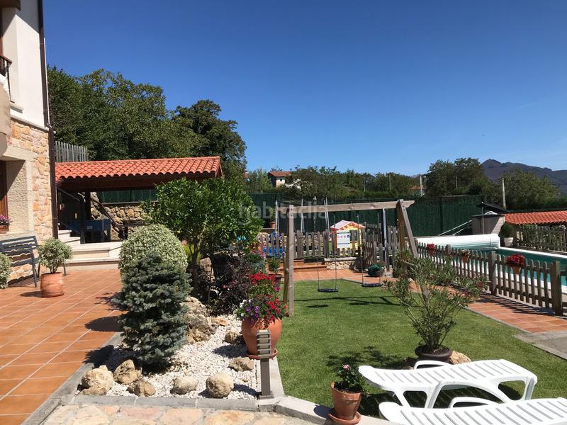 Foto 5d53c1f7-84e1-4783-b195-ad71a2d86d50. Édifice dans Parres