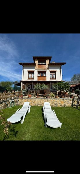 Foto 6bdcde8d-170a-40ee-a809-4fbc712d6cc8. Edifici a Parres