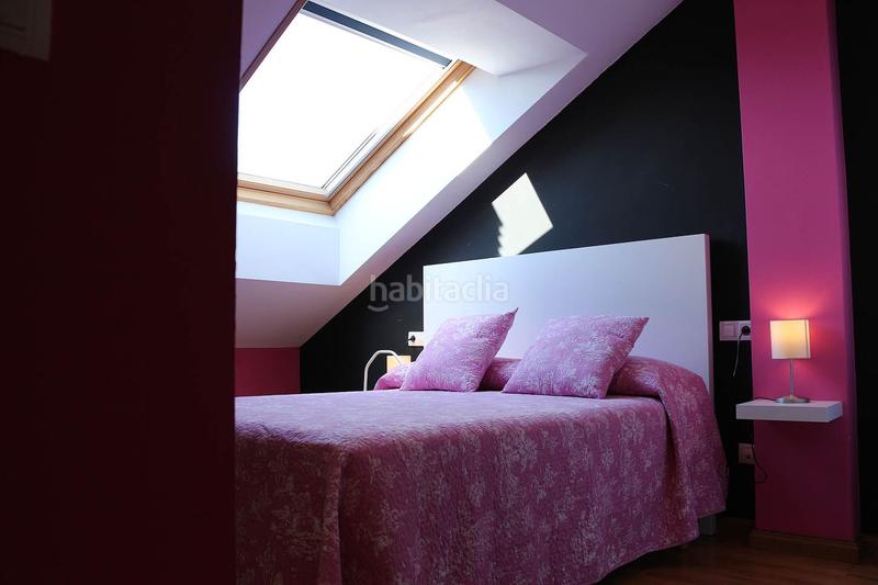 Foto 74ea6343-0607-48c4-a9a3-a30c6565fd2e. Édifice dans Parres