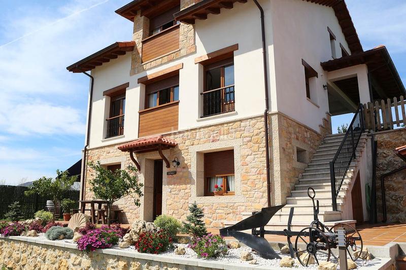 Foto d2e8a32c-010d-49f5-a23d-f787290de5b4. Édifice dans Parres