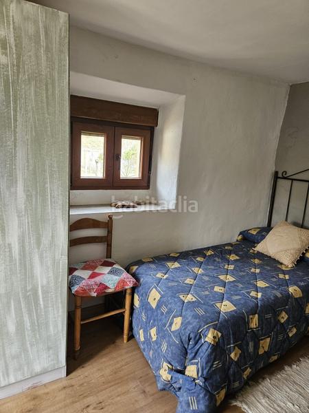 Foto c9038cad-82e1-4136-bea7-424ac596fa4e. Maison dans Parres