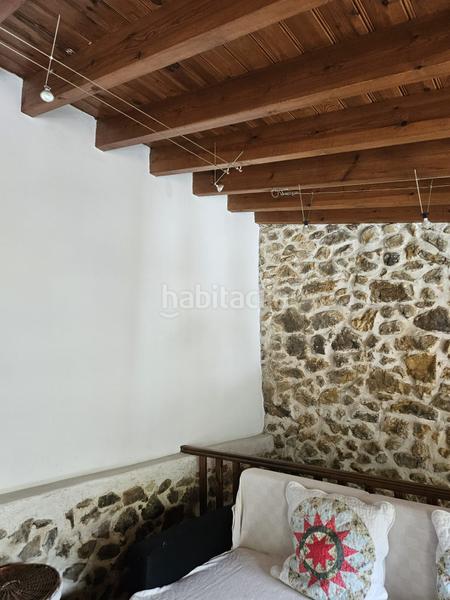 Foto c9ac47fd-c01f-446c-8934-a132845386bb. Maison dans Parres