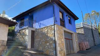 Casa a Cirieño. Casa independiente con vistas a picos de europa
