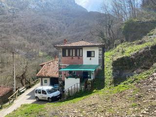 Maison à Ponga. Casa situada en la montaña asturiana