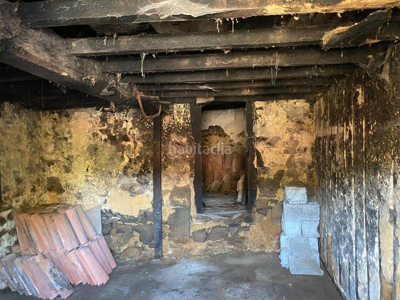 Foto 23ebccaa-7d3a-49ef-b710-39d1fc741390. Casa conjunto de 3 cuadras con terreno en Parres