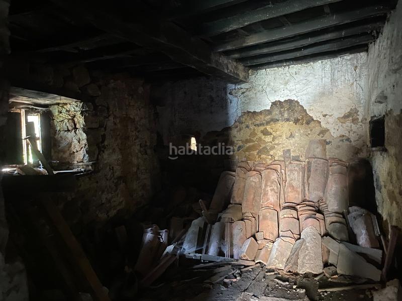 Foto 5f42f71e-0448-4134-ae29-66a025f78e9b. Casa conjunto de 3 cuadras con terreno en Parres