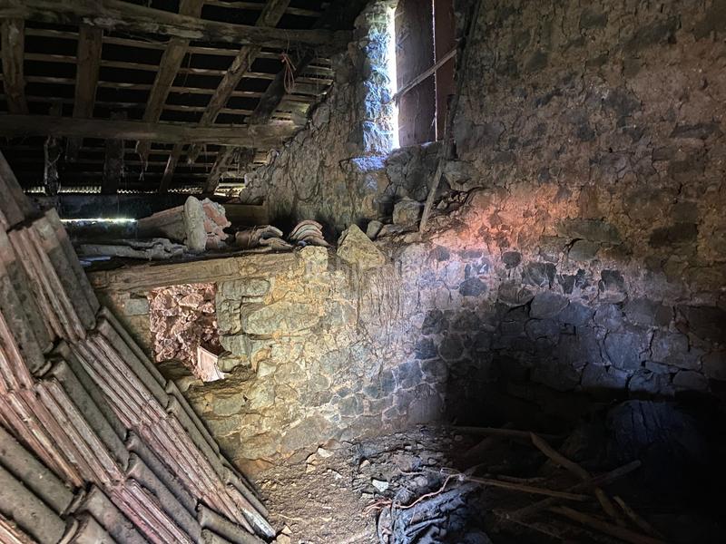 Foto 7520aa0f-240d-4864-b1b1-2ffb62c8ac93. Casa conjunto de 3 cuadras con terreno en Parres