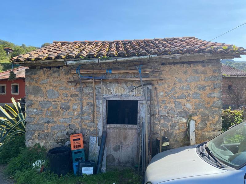 Foto 8873067b-e87e-44a3-9fd1-66079eabad14. Casa conjunto de 3 cuadras con terreno en Parres