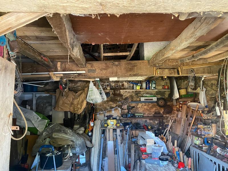 Foto c3d28287-619b-4b8e-a2d3-3797c9467f3f. Casa conjunto de 3 cuadras con terreno en Parres