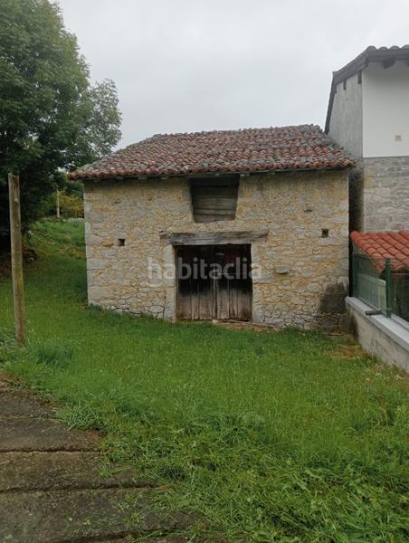Foto 352c82fe-360b-4193-a4d8-3af91234fe6f. Casa cuadra que admite cambio de uso a vivienda en onis en Onís