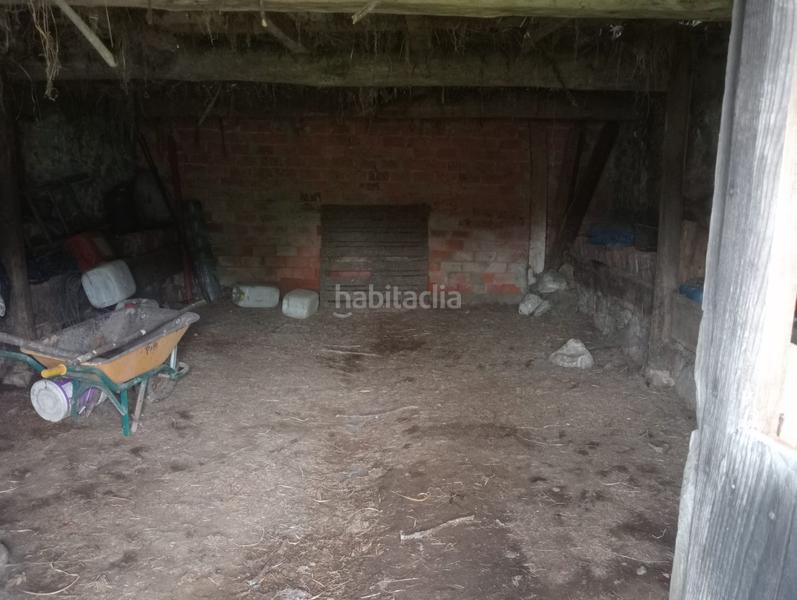 Foto a4a0d377-c34c-4b9d-ac1e-fc09a3d39b0c. Casa cuadra que admite cambio de uso a vivienda en onis en Onís