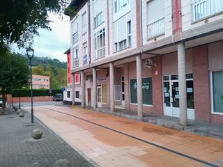 Lloguer Local Comercial  Doctor pimentel. Alquiler de local comercial en arriondas, en la plaza de la peru