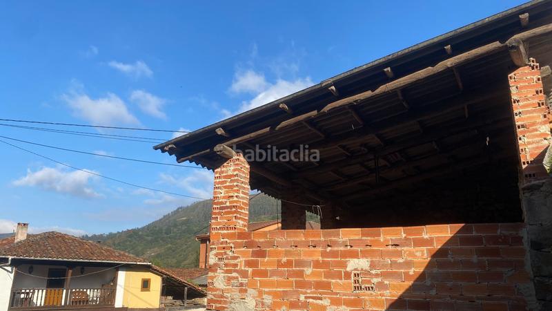 Foto 22794612-f8ba-442a-910f-64683d8f2575. Casa adossada a Parres