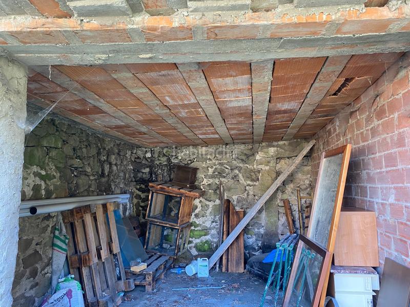 Foto 25cf3f5f-4d95-44f7-a368-9493f679e569. Casa adossada a Parres