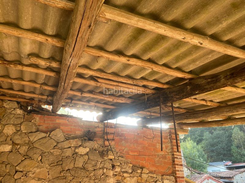 Foto 28e6e27a-e632-4c39-beca-e29217112377. Casa adossada a Parres