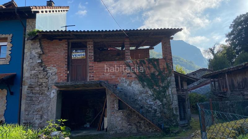 Foto 294a6ba2-daea-41db-ae4f-2412a11ae69e. Casa adossada a Parres