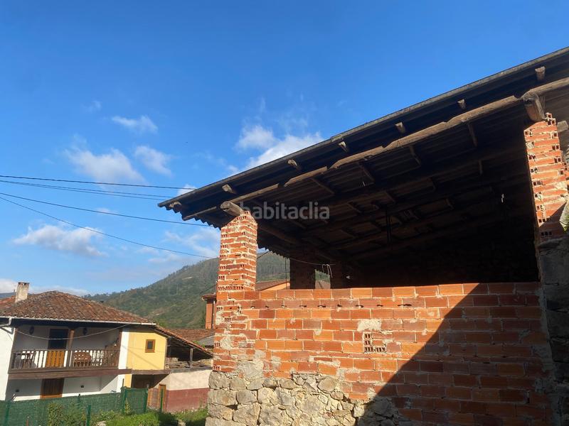 Foto 4cf3a119-e6a7-4bc4-b64c-3499ad61286e. Casa adossada a Parres