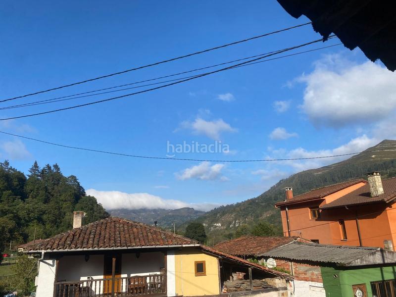 Foto 53ec390d-1d32-40eb-8a6e-1764c5b2ef01. Casa adossada a Parres