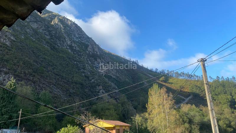 Foto 5996c6a2-b545-4ec5-b9bf-7aaff6e28bb1. Casa adossada a Parres