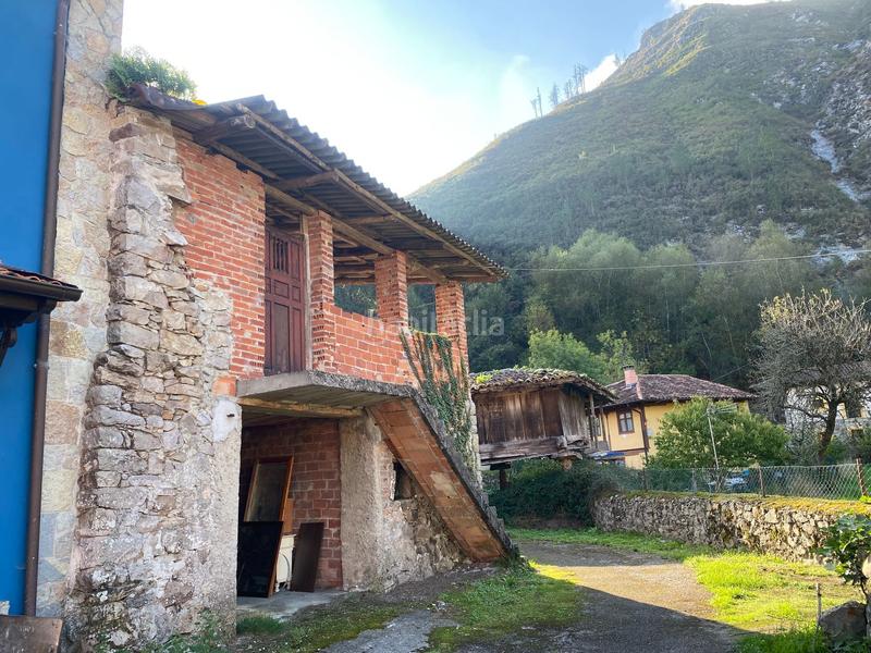 Foto 6be07b50-f4c2-4560-9ee7-659976d75dc7. Casa adossada a Parres