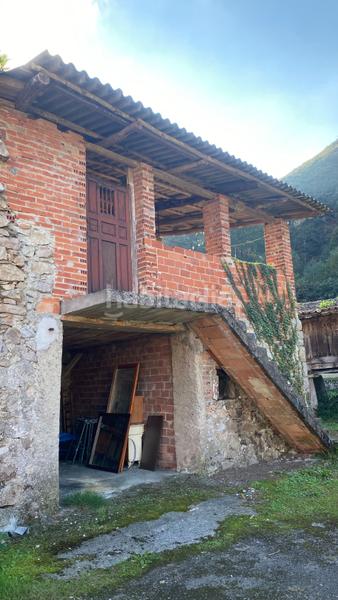 Foto 7adc49a6-ad56-4e75-bd26-8ce5c6b92721. Casa adossada a Parres