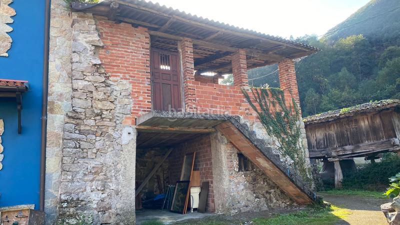 Foto 7e14409f-206c-47d6-a897-5b943b639da4. Casa adossada a Parres