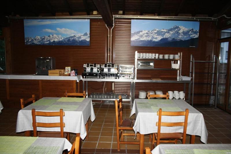 Foto abee43c2-5849-41f9-9751-3aac6137381a. Édifice dans Cangas de Onís