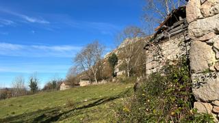 Propriété à Cangas de Onís. Lote de finca, 2 cuadras y 2 cabañas cerca de los lagos de covad