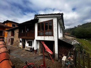 Maison à Onís. Casa  para rehabilitar con cuadra y cubil