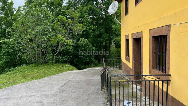 Foto d07d6d9e-4322-4f97-a53b-ff88a84ea9f6. Casa a Parres