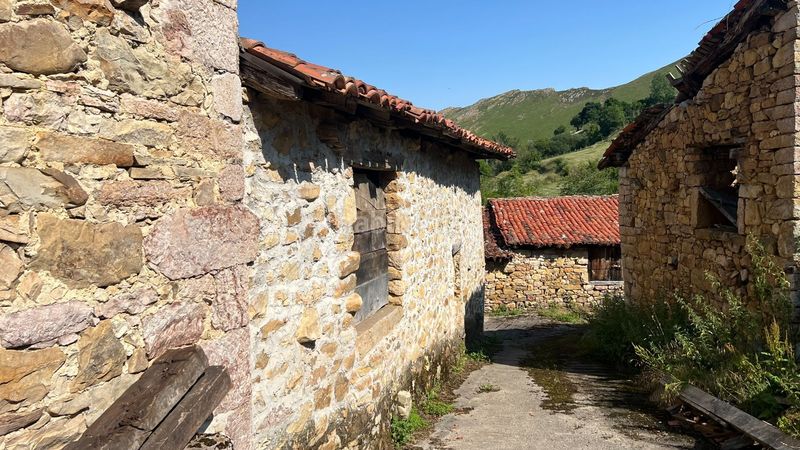 Foto d3af1be2-5f18-4bd8-bc3d-29eef36e9b50. Casa a Ponga