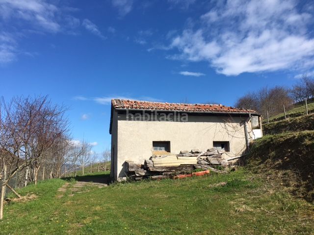Foto e3d84906-45f6-488c-a182-d00cfc2ab5da. Finca rústica a Parres
