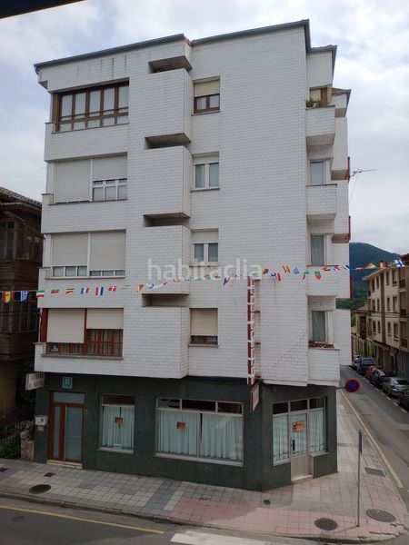 Foto 358312b5-f9b3-417e-bc81-5e0ab9657b7b. Edifici a Parres
