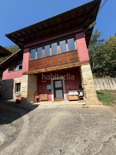 Foto 324d4cd4-bbea-4fc2-8692-d0100a06b63f. Casa amb calefacció a Cangas de Onís
