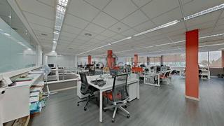 Location Local commercial à La Nova Esquerra de l´Eixample. Alquiler oficina 1.196m2  c mallorca con 2 plazas de parking.