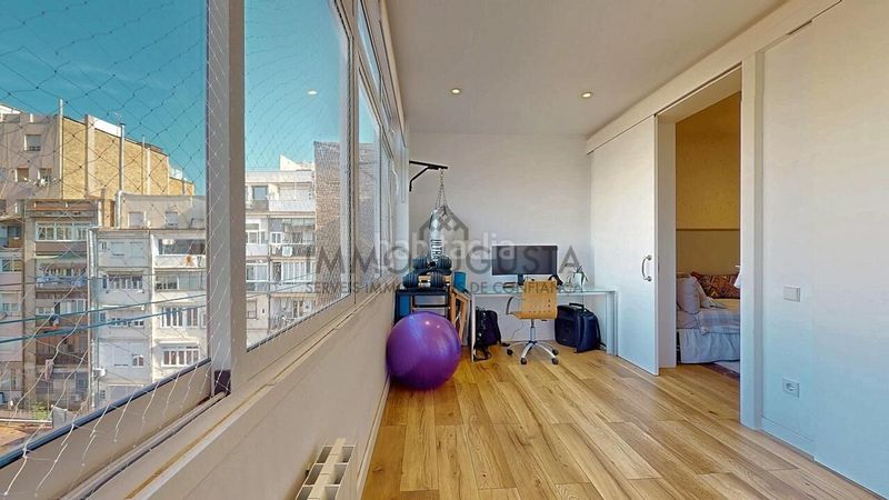 Foto aae00d57-f084-4e01-b4a2-4aa41f180bf3. Etagenwohnung mit heizung in L´Antiga Esquerra de l´Eixample Barcelona