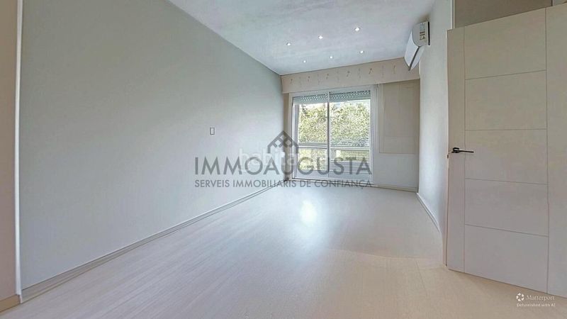 Foto b2a8e67b-a371-426a-a331-f189a68a468d. Pis amb calefacció aparcament a Navas Barcelona