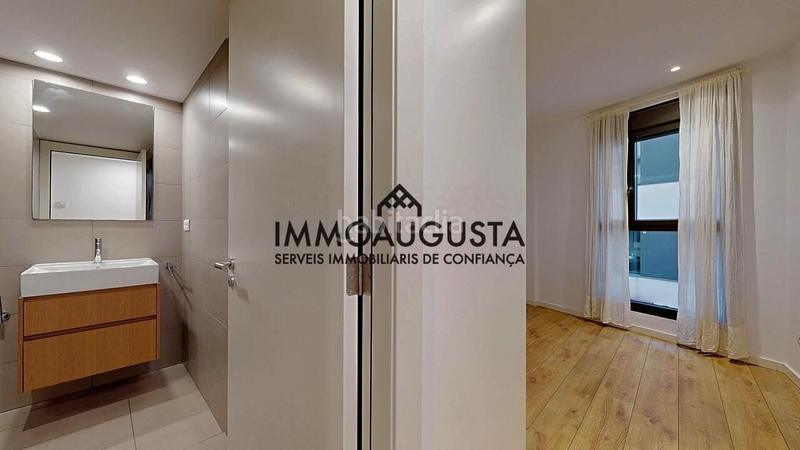 Foto 20b1c7f7-42eb-4bec-bf14-c389df760970. Pis amb calefacció aparcament a Putget - Farró Barcelona